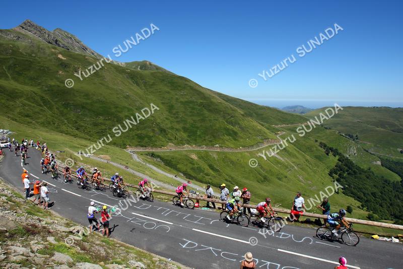Peloton on Port de Larrau001p.jpg